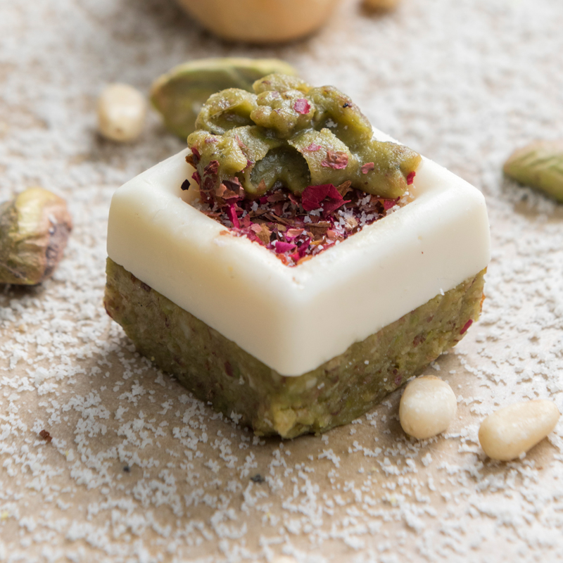  Pistachio & White Chocolate Square 500g